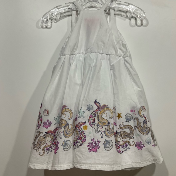 Isaac Mizrahi White Mermaid Hem sundress; sleeveless w/faux gold front button up - Picture 7 of 11